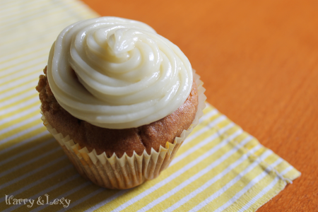 Banana cupcake with cream cheese frosting