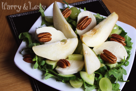 Pear rocket salad