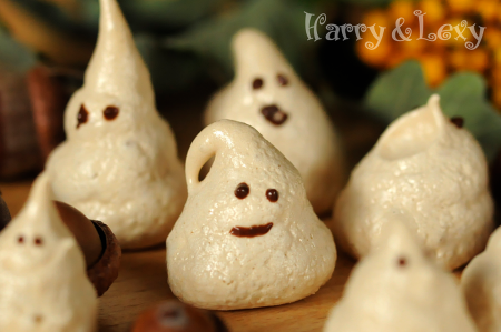 Adorable Meringue Ghosts for Halloween