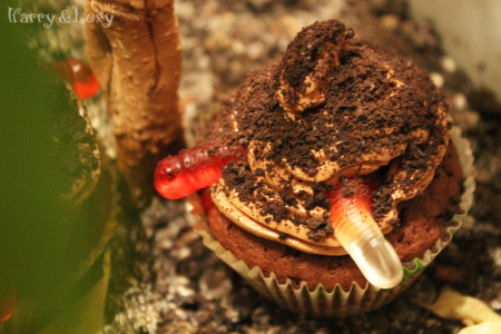 Halloween Mud Cupcakes with Gummy Worms