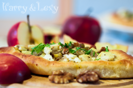 sweet pide with apples